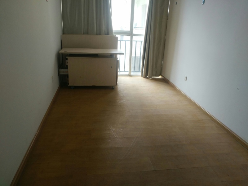 4室2廳1陽(yáng)臺(tái) 東泰花園一區(qū)餐廳