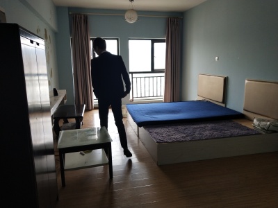 1室1陽(yáng)臺(tái) 云都國(guó)際