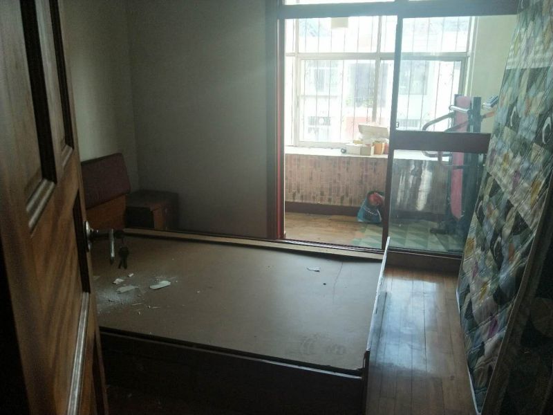新迎小区十二组团卧室