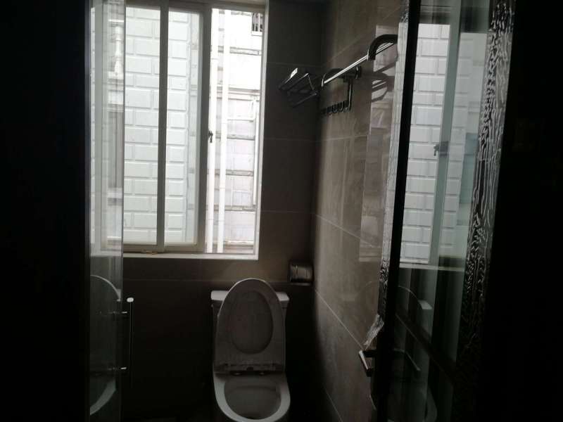 6室3廳3陽(yáng)臺(tái) 海韻楓丹別墅衛(wèi)生間