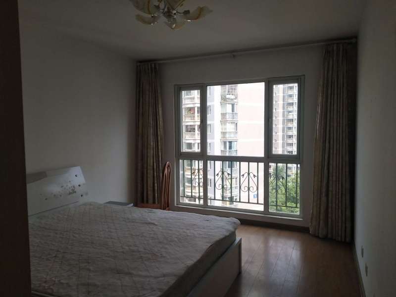 3室2廳2陽臺(tái) 世紀(jì)城玉春苑門廳