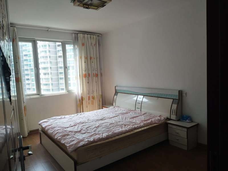 3室2廳2陽臺(tái) 世紀(jì)城玉春苑客廳