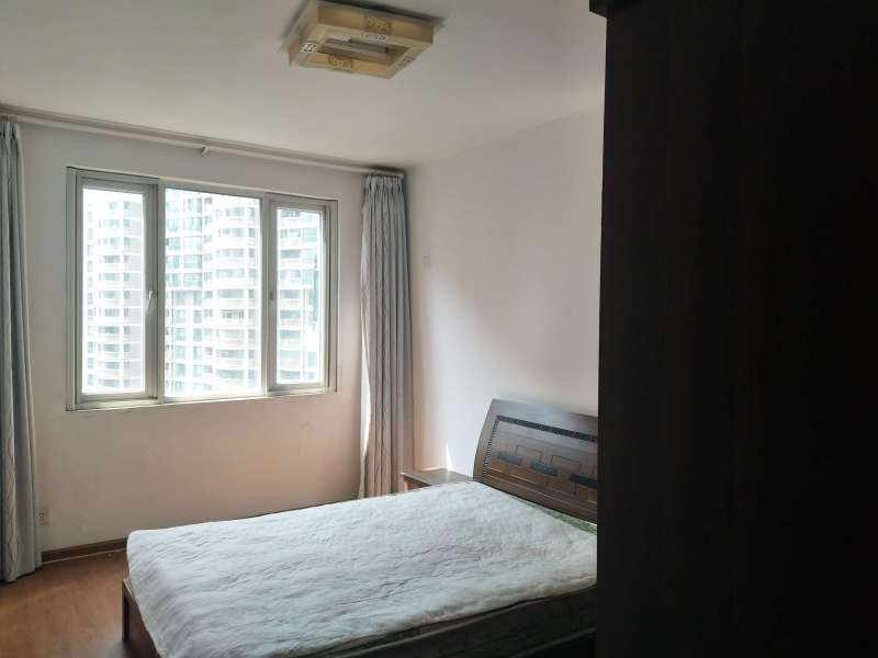 3室2廳2陽臺(tái) 世紀(jì)城玉春苑客廳