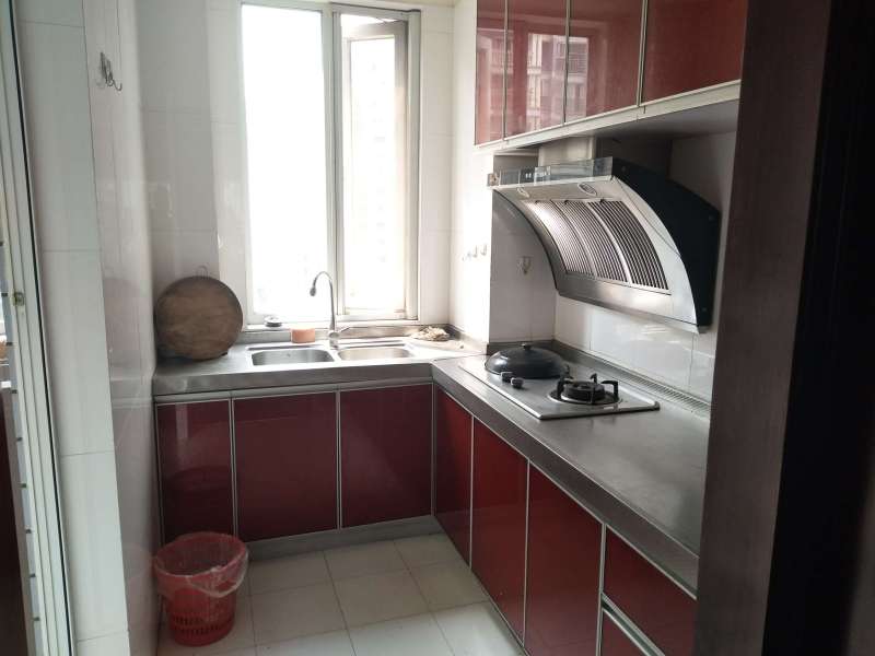 3室2廳2陽臺(tái) 世紀(jì)城玉春苑客廳