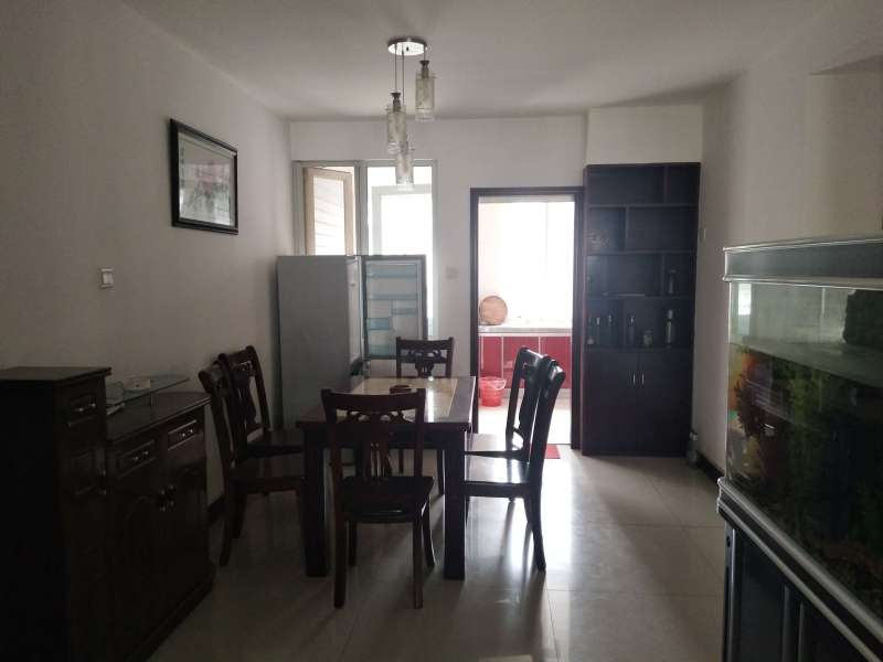 3室2廳2陽臺(tái) 世紀(jì)城玉春苑客廳