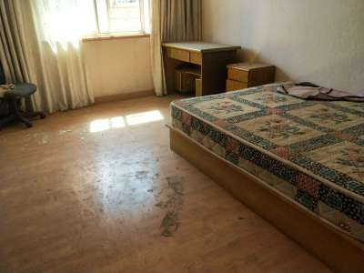 3室1廳1陽(yáng)臺(tái) 興華街69號(hào)