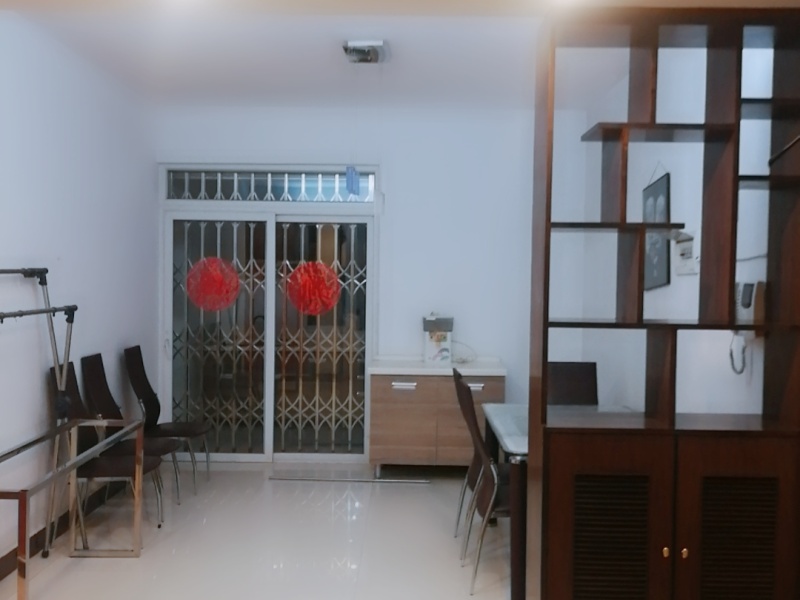 3室2廳2陽臺(tái) 南方公園餐廳