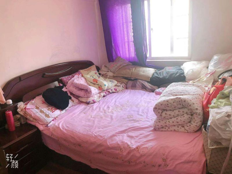 3室2廳2陽(yáng)臺(tái) 藍(lán)色經(jīng)典現(xiàn)代洋房臥室