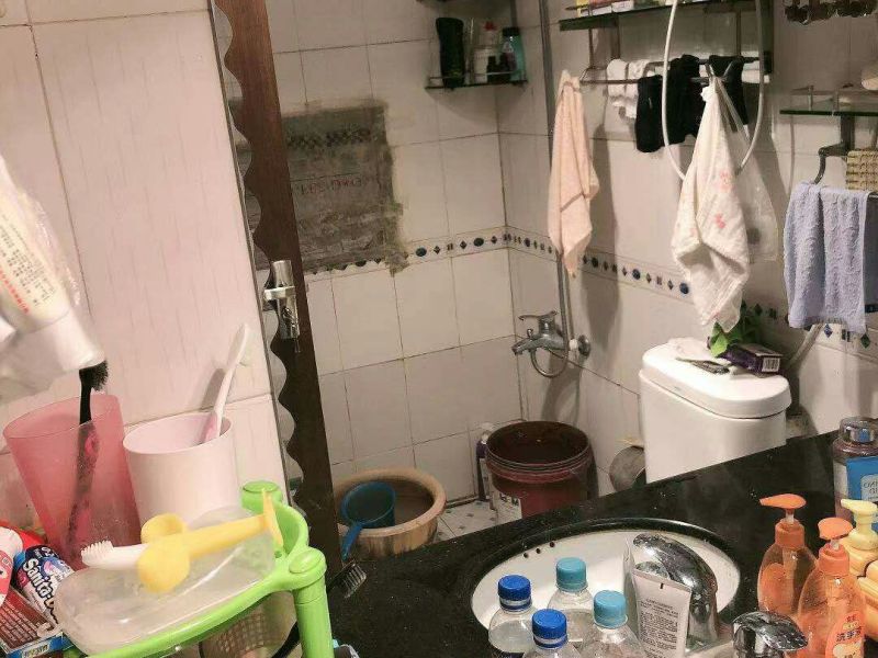 3室2廳2陽(yáng)臺(tái) 藍(lán)色經(jīng)典現(xiàn)代洋房衛(wèi)生間