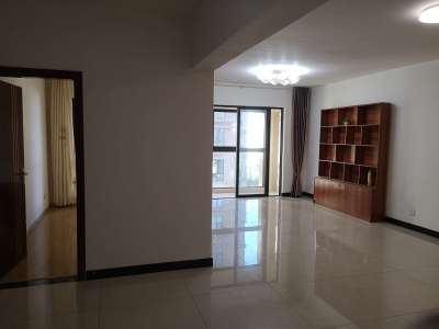 4室2廳2陽臺(tái) 同德昆明廣場B區(qū)