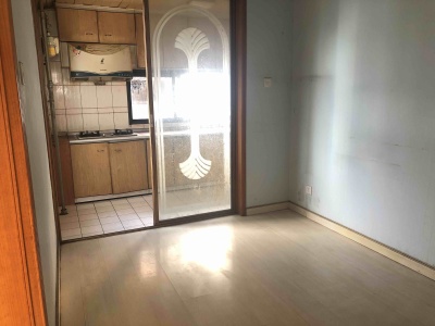 3室2廳1陽臺(tái) 金實(shí)小區(qū)