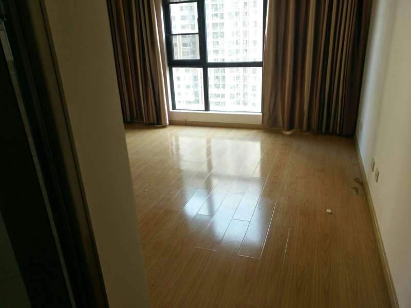 4室2廳2陽臺 同德昆明廣場B區(qū)臥室