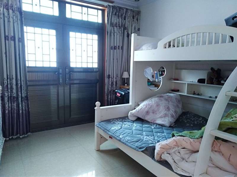 5室2廳3陽臺 錦繡花園別墅客廳