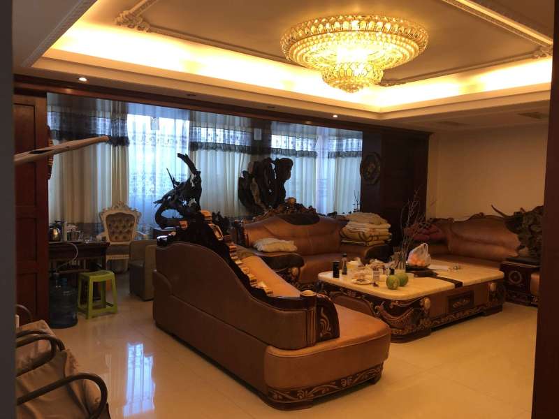 5室2廳3陽臺 錦繡花園別墅客廳