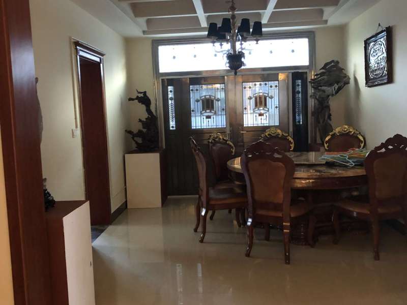 5室2廳3陽臺 錦繡花園別墅客廳