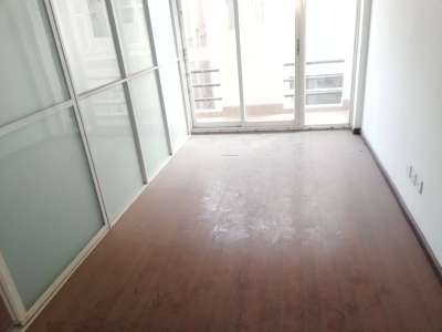 5室2廳3陽(yáng)臺(tái) 晨曦街洋房