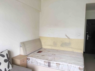 1室1廳1陽臺 華龍人家