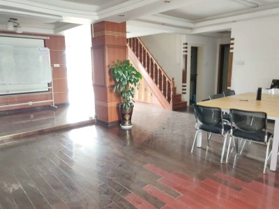 4室2廳2陽(yáng)臺(tái) 金色家園銳空間