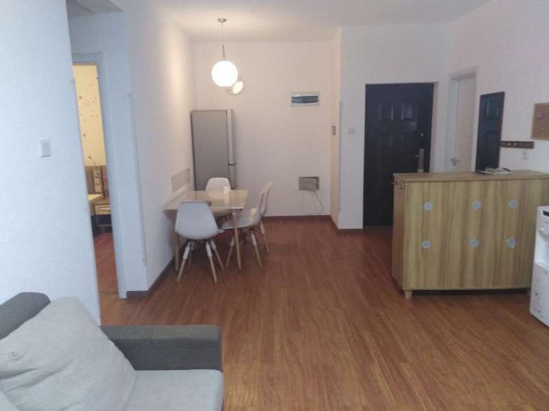 3室2廳2陽臺 國?，F代城薔薇苑餐廳