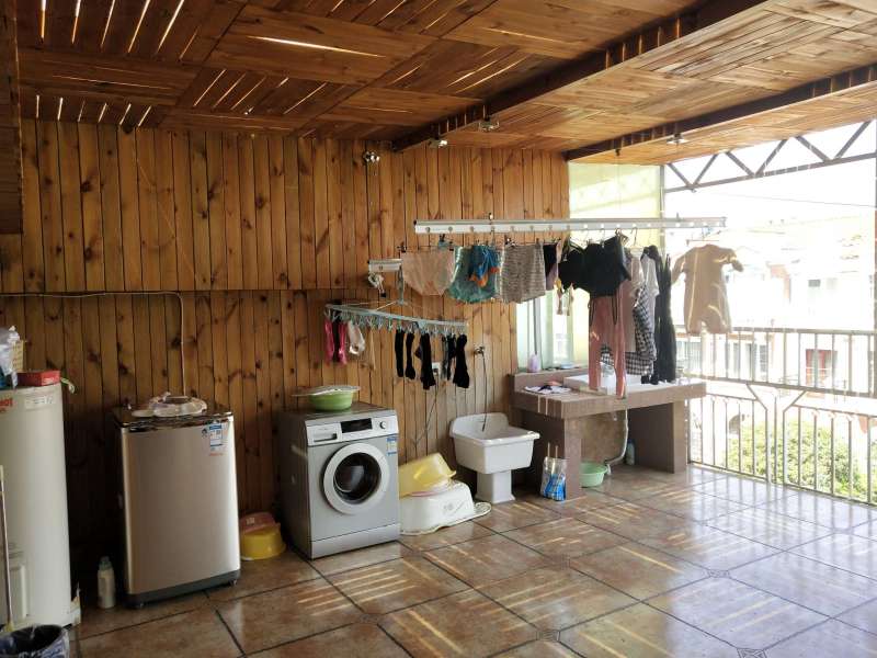 6室2廳3陽臺(tái) 佳湖花園別墅餐廳