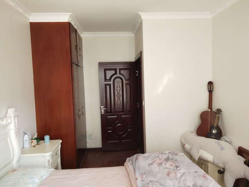 6室2廳3陽臺(tái) 佳湖花園別墅餐廳