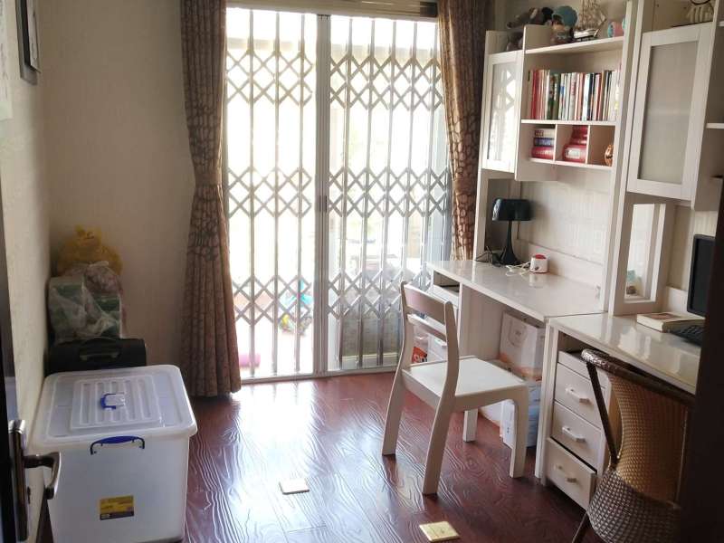 6室2廳3陽臺(tái) 佳湖花園別墅臥室