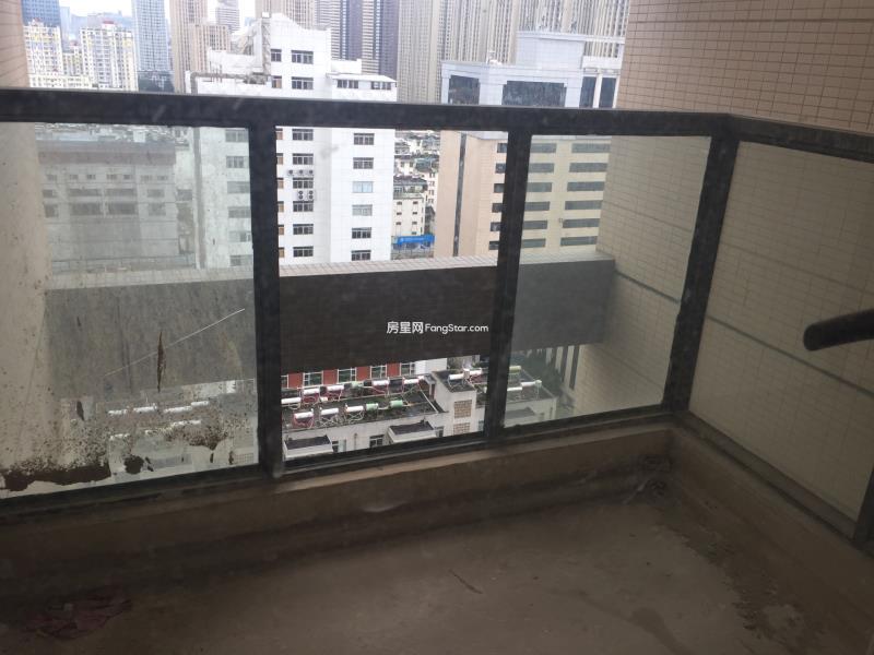 6室2廳2陽(yáng)臺(tái) 同德昆明廣場(chǎng)B區(qū)廚房