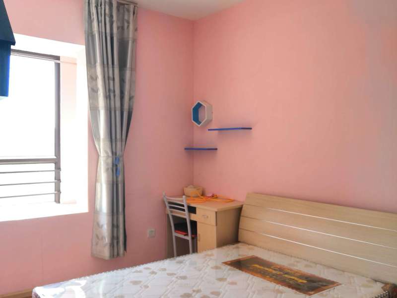 5室1廳1陽臺 萬彩城二期客廳