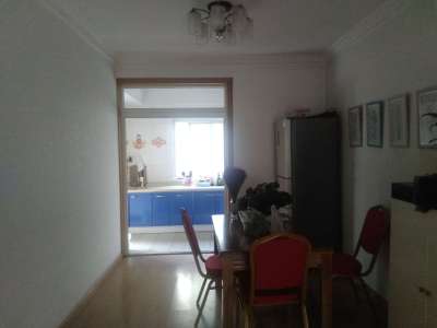 3室2廳2陽(yáng)臺(tái) 金色家園