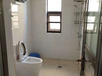 3室2廳2陽(yáng)臺(tái) 蓮花池畔