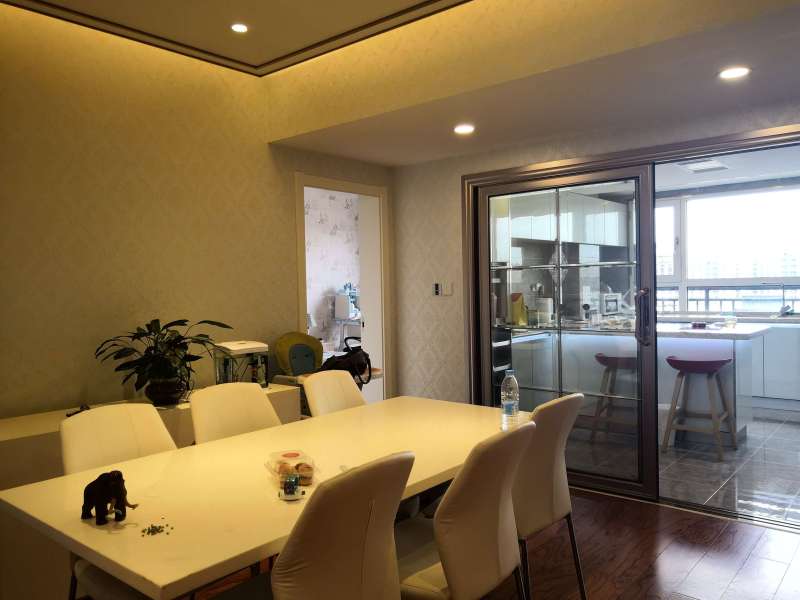 5室2廳2陽(yáng)臺(tái) 萬(wàn)科銀海泊岸瀾庭餐廳