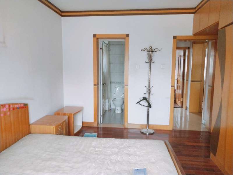 4室2廳2陽臺 機電裕海小區(qū)（上馬村）臥室