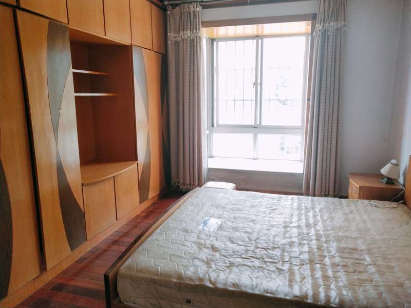 4室2廳2陽臺 機電裕海小區(qū)（上馬村）臥室