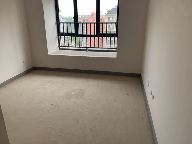 4室2廳2陽臺(tái) 萬科銀海泊岸瀾庭臥室