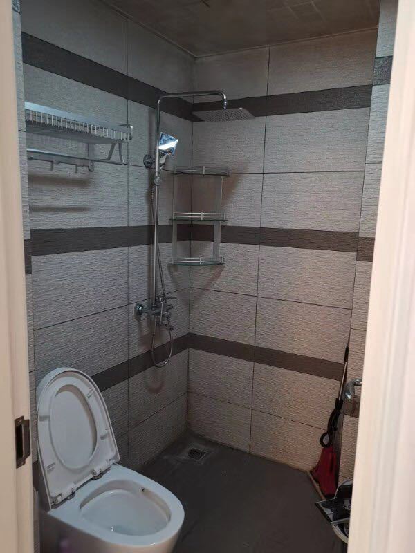 2室2廳1陽臺(tái) 濱江俊園回遷組團(tuán)門廳