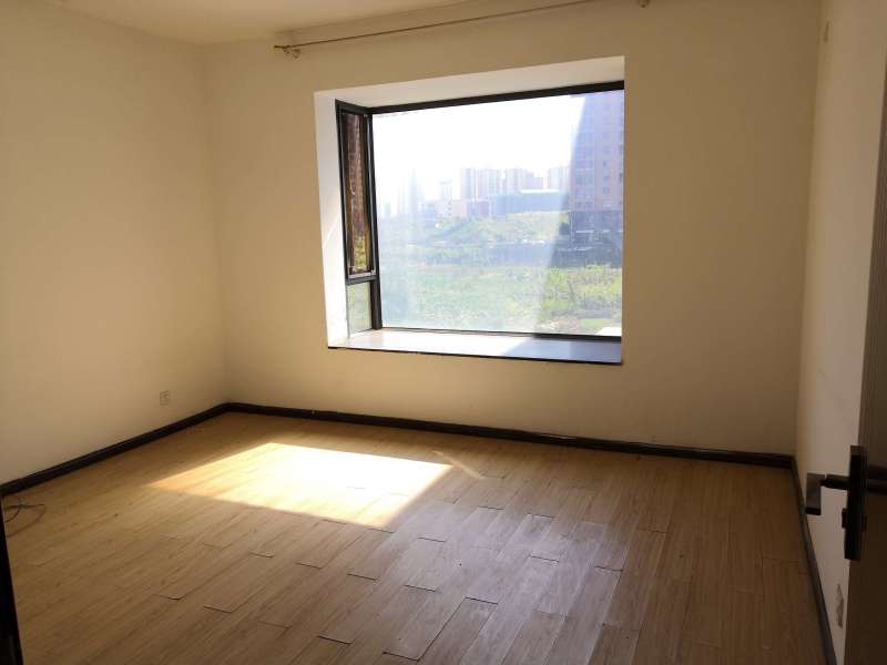 4室2廳2陽臺(tái) 新亞洲星體花園南區(qū)臥室