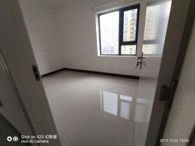 2室1廳1陽臺(tái) 欣都龍城