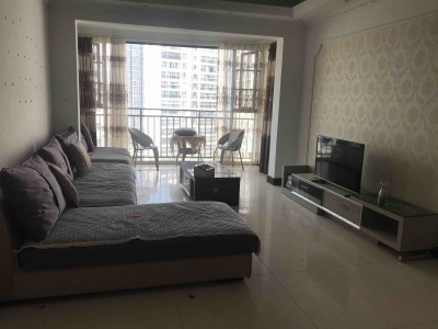 3室2廳2陽(yáng)臺(tái) 東驤神駿一期客廳