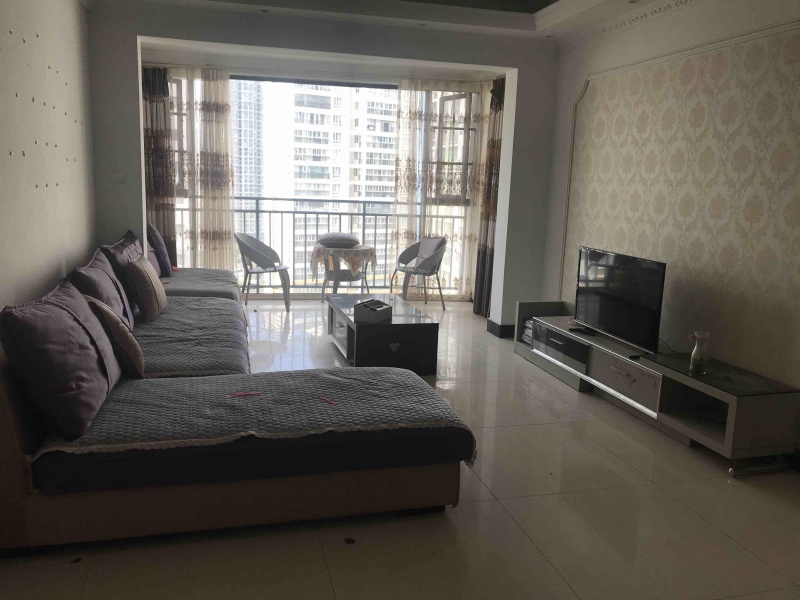 3室2廳2陽(yáng)臺(tái) 東驤神駿一期客廳