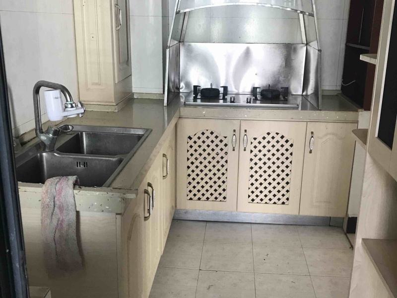 3室2廳2陽(yáng)臺(tái) 東驤神駿一期廚房