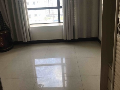 3室2廳2陽(yáng)臺(tái) 東驤神駿一期臥室