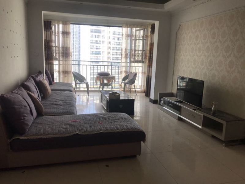 3室2廳2陽(yáng)臺(tái) 東驤神駿一期客廳