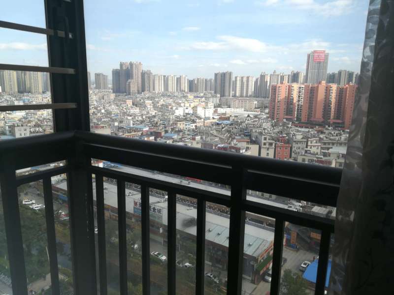 3室2廳2陽臺 南亞風(fēng)情第壹城星河苑陽臺