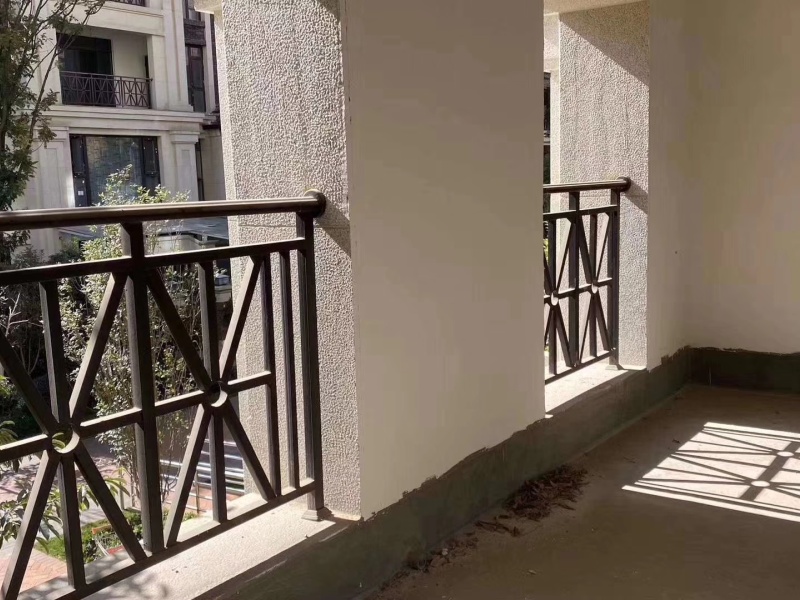 5室2廳4陽臺(tái) 滇池衛(wèi)城紫廬別墅門廳