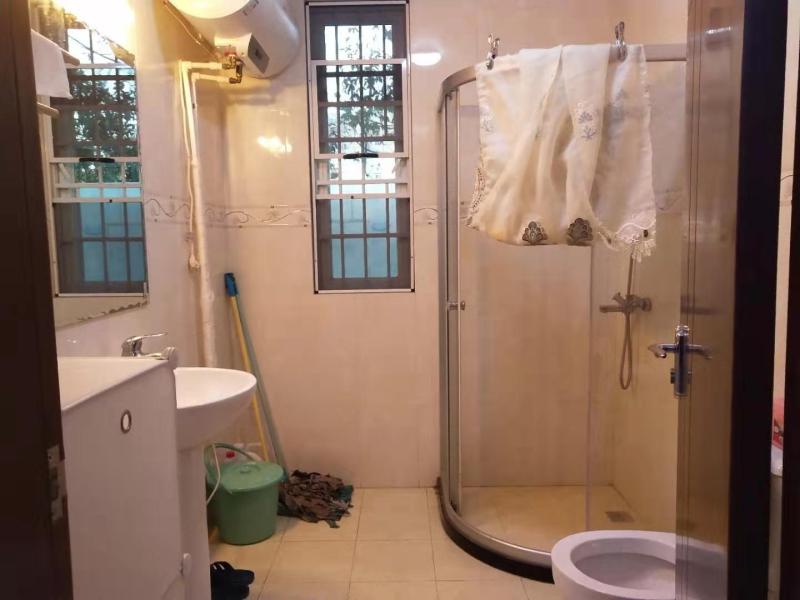 3室2廳2陽臺(tái) 世紀(jì)城玉春苑衛(wèi)生間