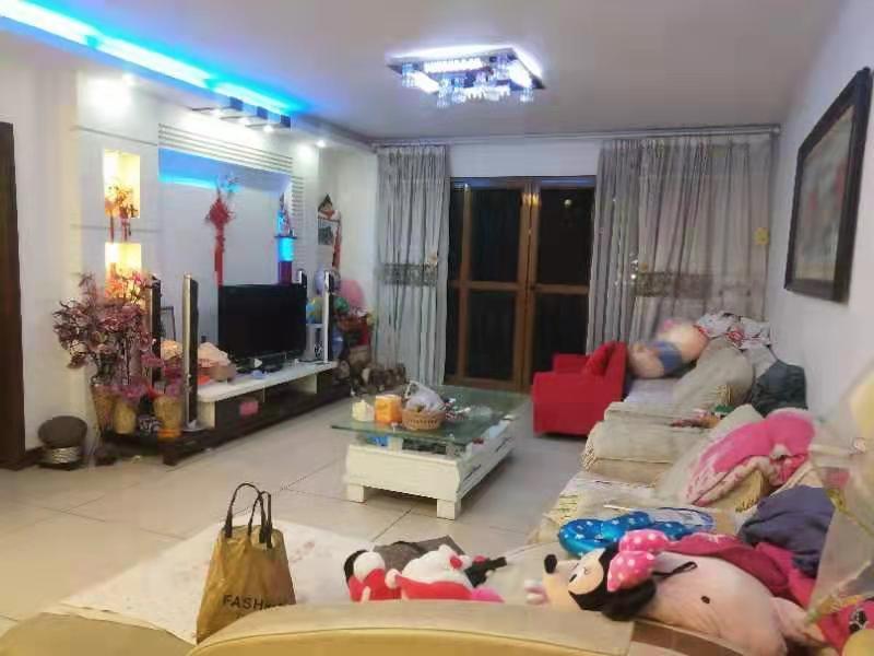 3室2廳2陽臺(tái) 世紀(jì)城玉春苑客廳