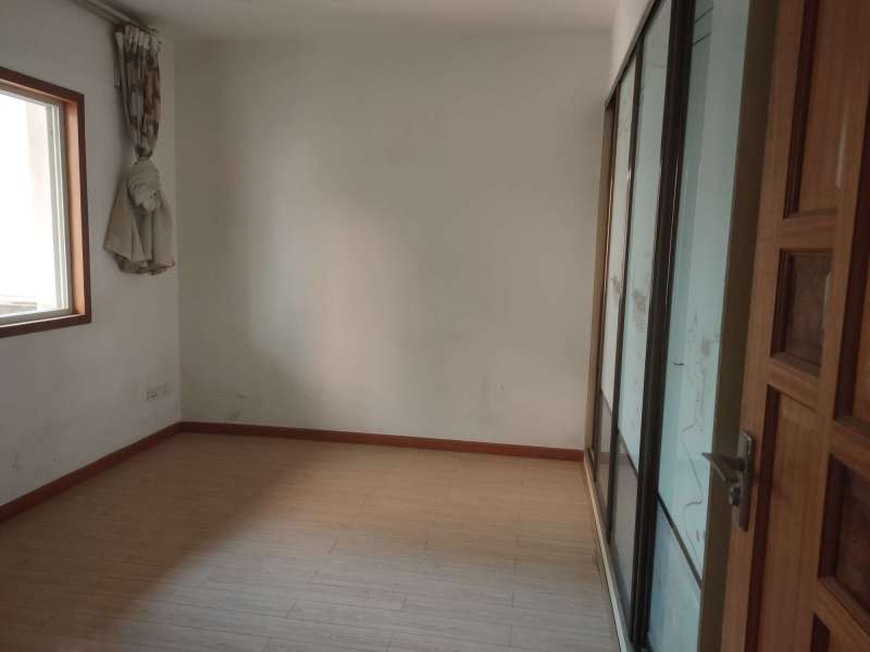 2室2廳2陽臺 五華坊11號門廳