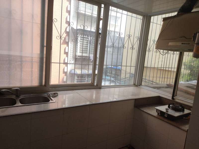 2室2廳2陽臺 五華坊11號門廳