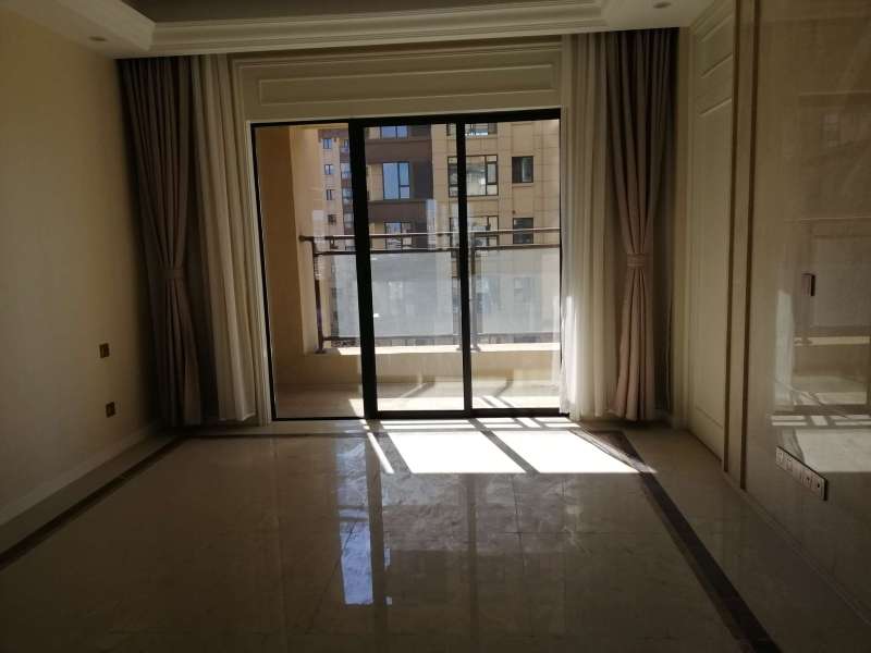 3室2廳3陽臺(tái) 綠地海珀瀾庭其他