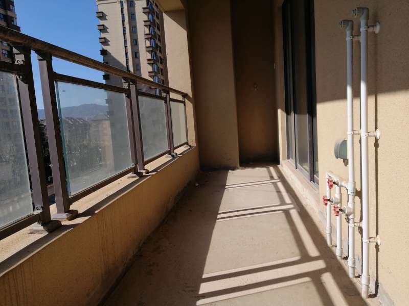 3室2廳3陽臺(tái) 綠地海珀瀾庭其他